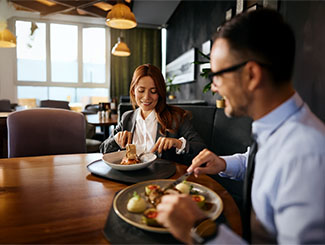 Maximum Ticari Kredi Kartları ile Genç KOBİ ve Girişimci Kadın'lara Özel Restoranlarda %10 İndirim Ayrıcalığı!